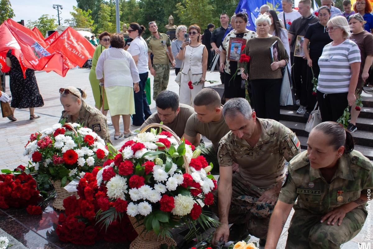 ВАВИЛОВСКИЙ УНИВЕРСИТЕТ ПРИНЯЛ УЧАСТИЕ В ЦЕРЕМОНИИ ЗАНЕСЕНИЯ ИМЕН В ПАРКЕ ПОБЕДЫ Фото 4