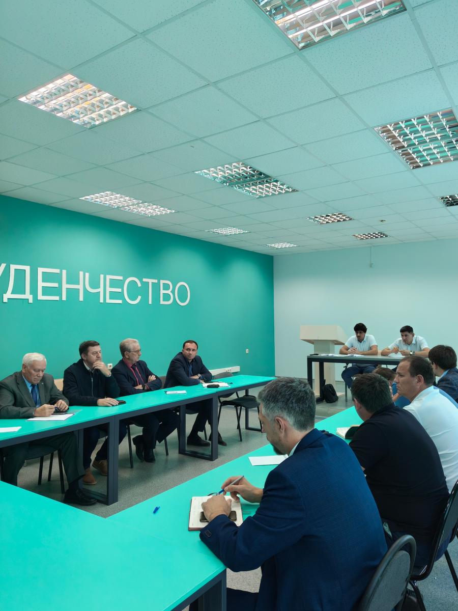 Курс на импортозамещение: в Институте инженерии и робототехники обсудили разработку отечественного трактора нового поколения Фото 3 Курс на импортозамещение: в Институте инженерии и робототехники обсудили разработку отечественного трактора нового поколения Фото 3