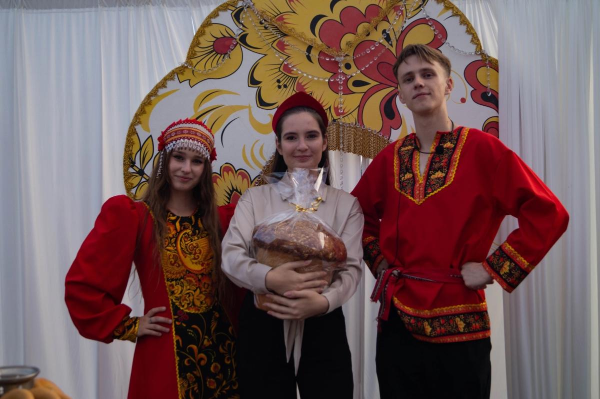 Студенты института биотехнологии приняли участие в фестивале "Саратов.Туризм"! Фото 2 Студенты института биотехнологии приняли участие в фестивале "Саратов.Туризм"! Фото 2
