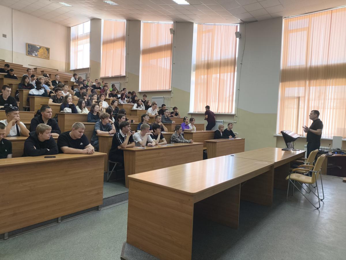 «Как вербуют умных»: в Вавиловском университете прошла лекция о манипуляциях в студенческой среде Фото 1 «Как вербуют умных»: в Вавиловском университете прошла лекция о манипуляциях в студенческой среде Фото 1