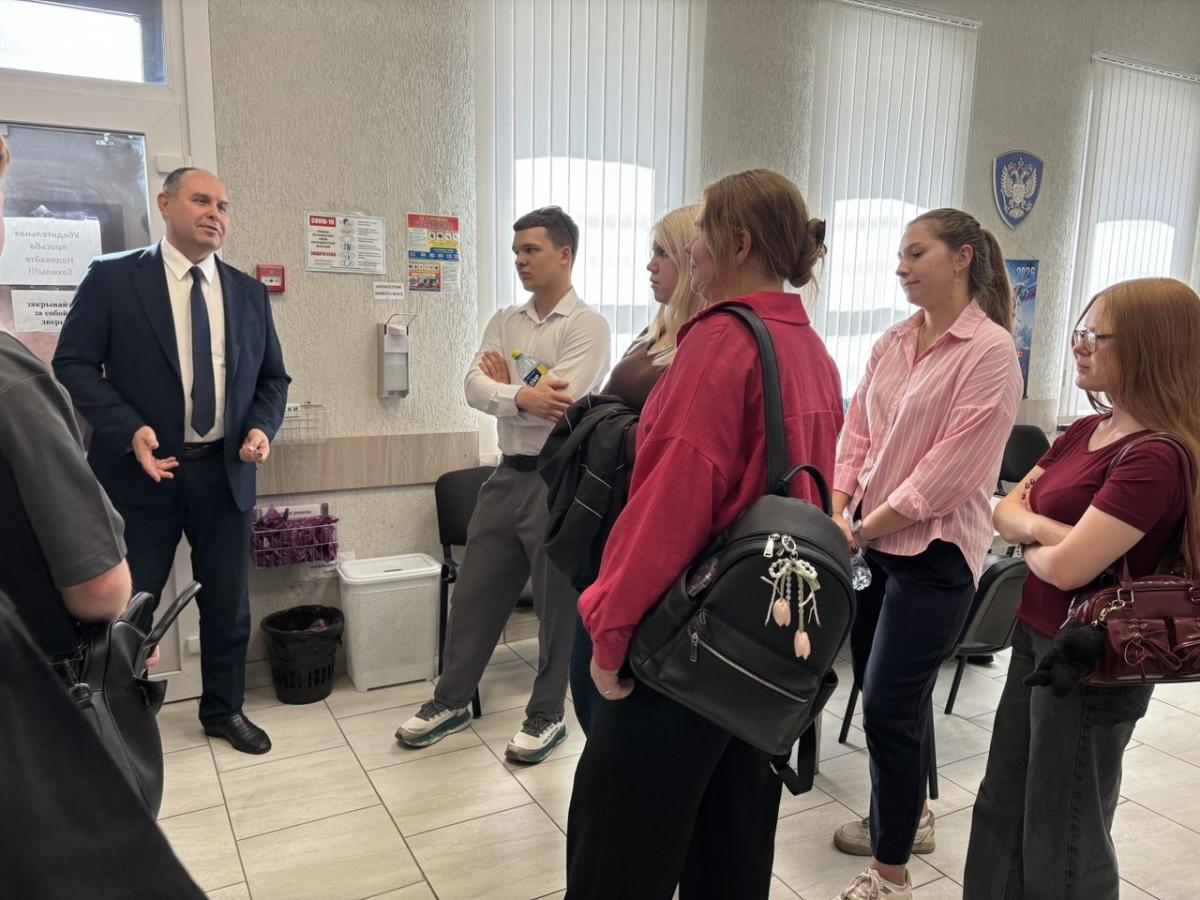 Как не оказаться «крайним»: будущие специалисты по безопасности побывали в трудовой инспекции Фото 1 Как не оказаться «крайним»: будущие специалисты по безопасности побывали в трудовой инспекции Фото 1