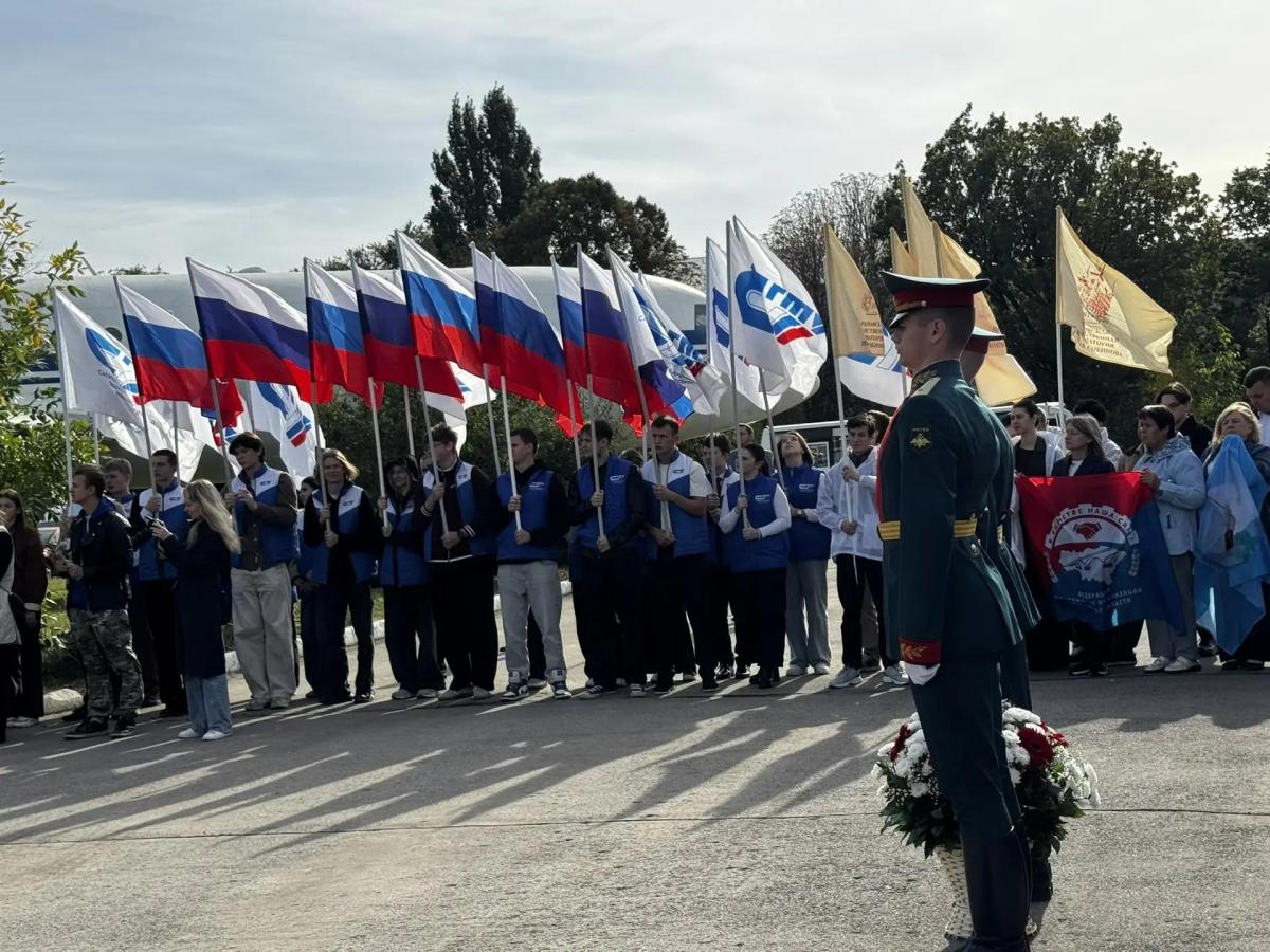 Участие студентов института агробизнеса в торжественном мероприятии у мемориала 