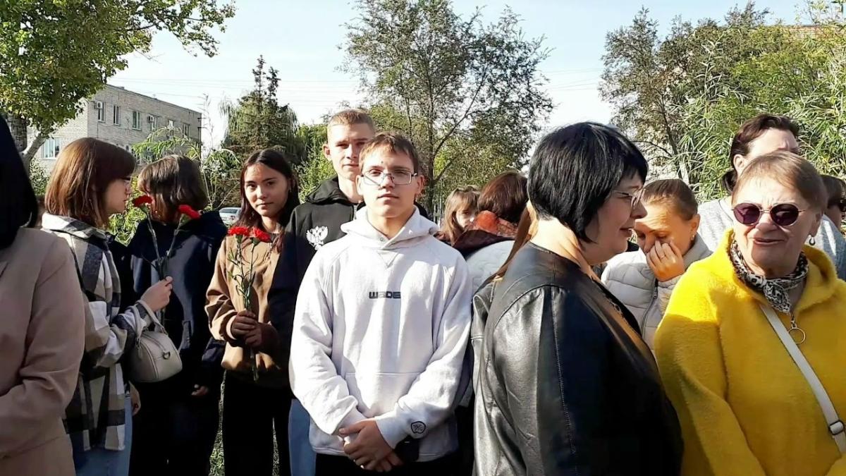 Митинг в честь присоединения ДНР, ЛНР, Запорожской и Херсонской областей к России Фото 2 Митинг в честь присоединения ДНР, ЛНР, Запорожской и Херсонской областей к России Фото 2