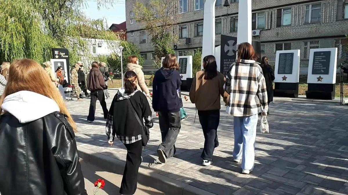 Митинг в честь присоединения ДНР, ЛНР, Запорожской и Херсонской областей к России Фото 3 Митинг в честь присоединения ДНР, ЛНР, Запорожской и Херсонской областей к России Фото 3