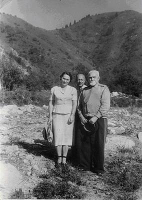 Ф.В. Новинская и академик Е.Н. Павловский Алма-Ата 1959г