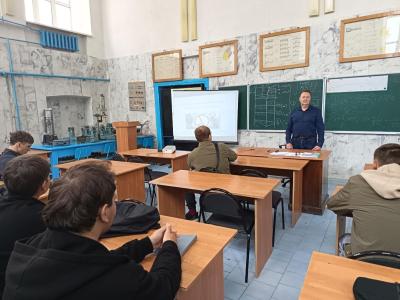 Доцент кафедры провёл кураторский час о вреде курения