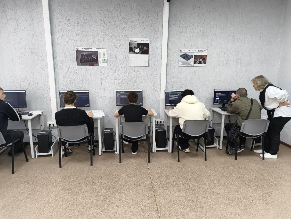 Школьники присоединились к всероссийской физико-технической контрольной «Выходи решать!» на площадке Вавиловского университета Фото 3 Школьники присоединились к всероссийской физико-технической контрольной «Выходи решать!» на площадке Вавиловского университета Фото 3