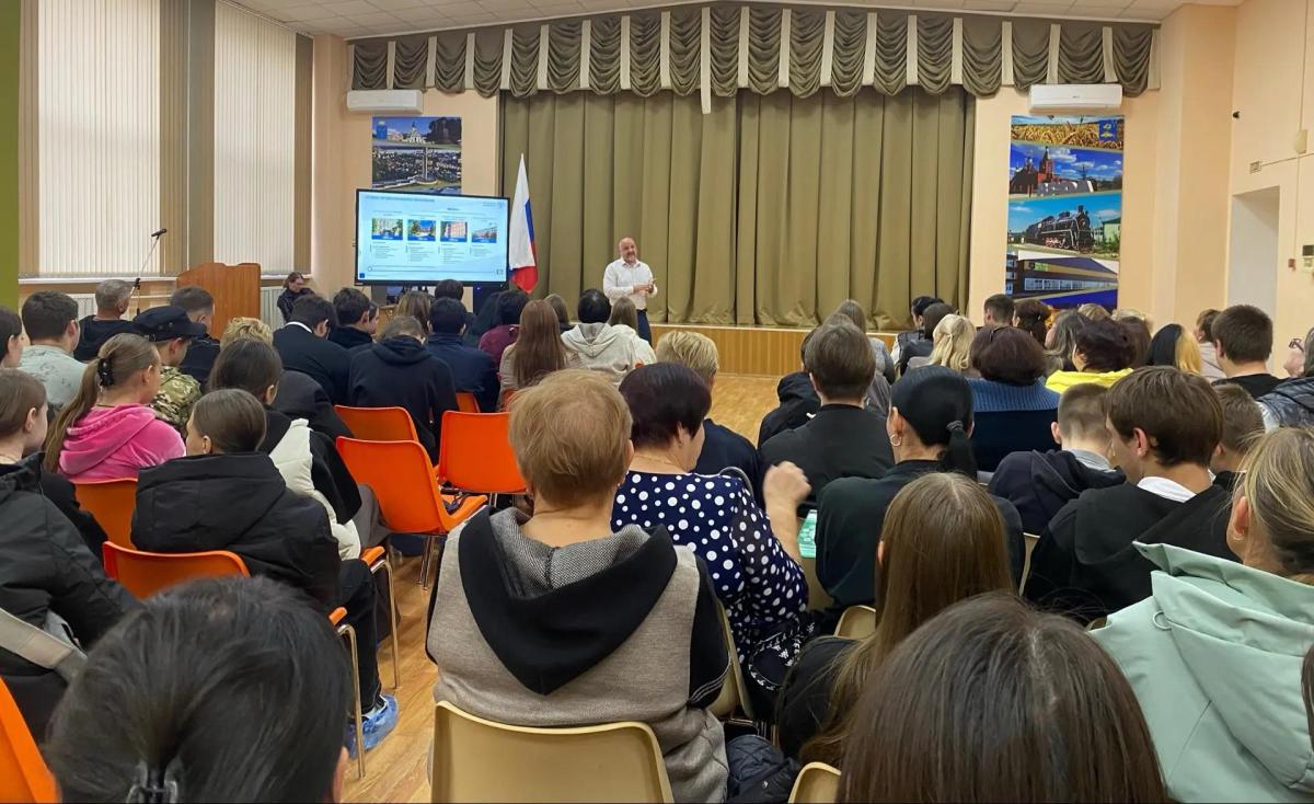 Школьники Ершова узнали о перспективах обучения в «Вавиловских агроклассах» Фото 1