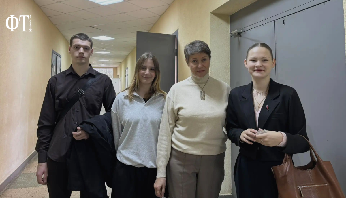 Совет обучающихся колледжа провёл поздравительную акцию ко Дню учителя