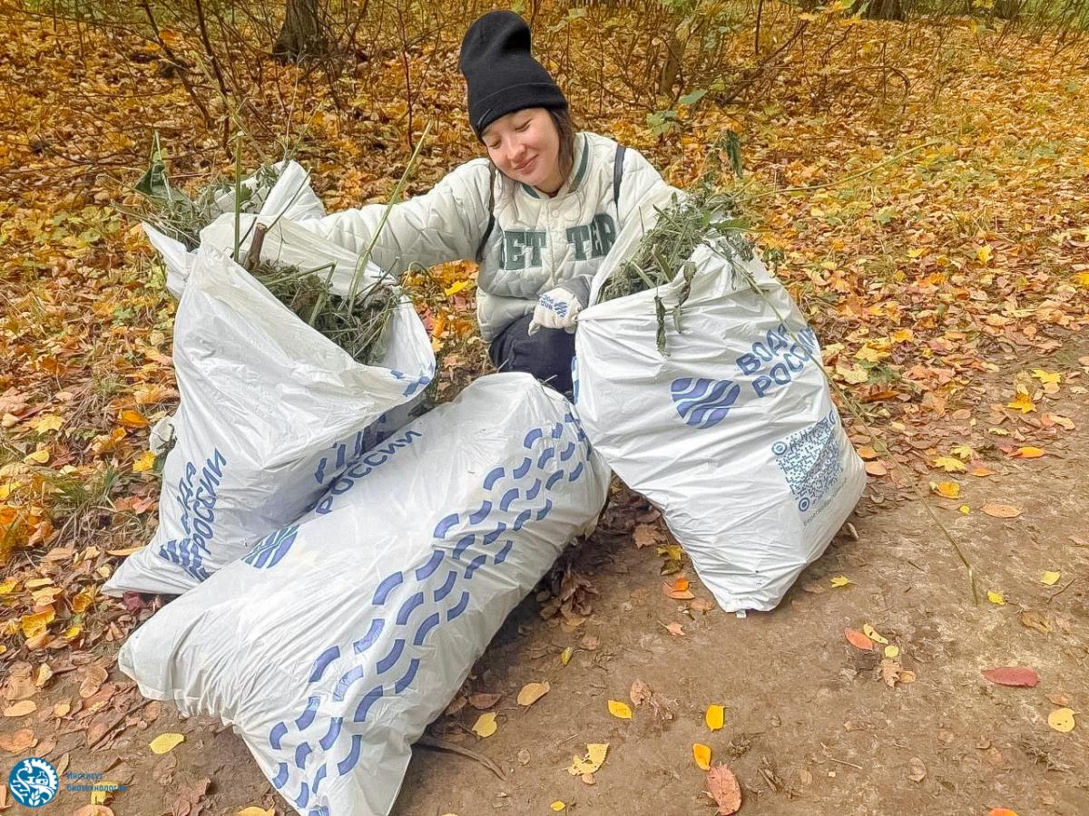 Студенты Института биотехнологии приняли участие в благоустройстве «Кумысной поляны» Фото 3 Студенты Института биотехнологии приняли участие в благоустройстве «Кумысной поляны» Фото 3