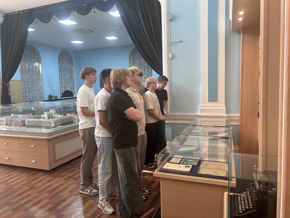 Студенты кафедры «Гидромелиорация, природообустройство и строительство в АПК» посетили Музей истории Вавиловского университета Фото 2 Студенты кафедры «Гидромелиорация, природообустройство и строительство в АПК» посетили Музей истории Вавиловского университета Фото 2