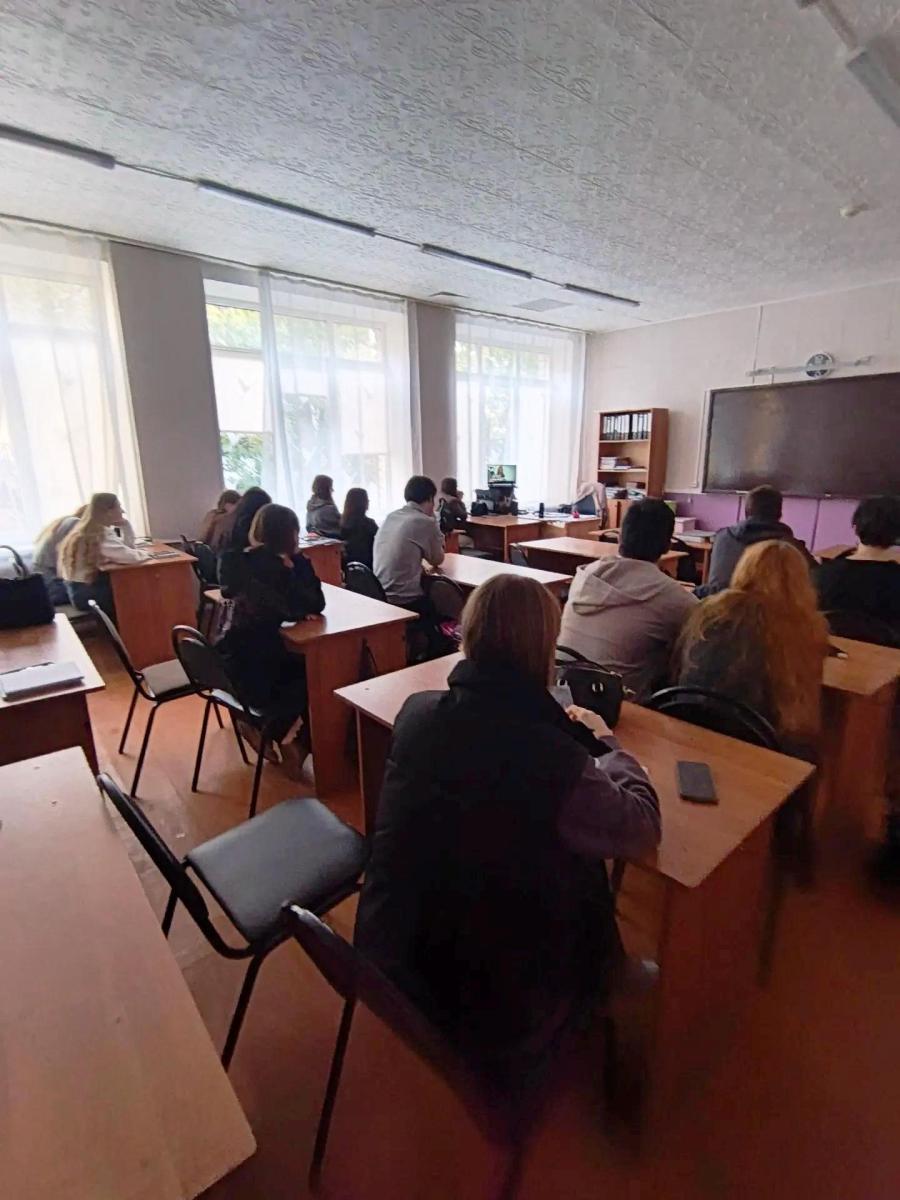 «Разговоры о важном»: в Марксовском филиале обсудили безопасность в сети Интернет Фото 1 «Разговоры о важном»: в Марксовском филиале обсудили безопасность в сети Интернет Фото 1