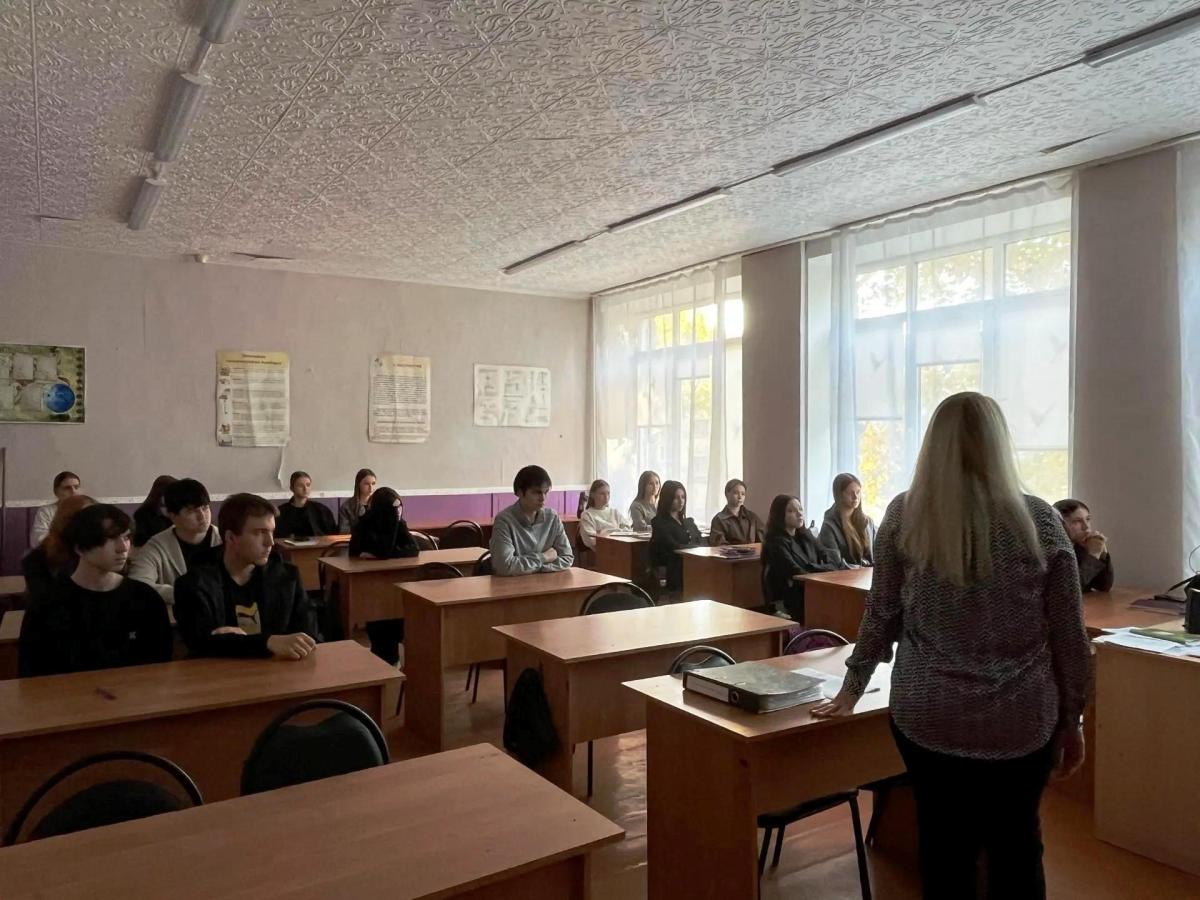 «Разговоры о важном»: в Марксовском филиале обсудили безопасность в сети Интернет Фото 3 «Разговоры о важном»: в Марксовском филиале обсудили безопасность в сети Интернет Фото 3