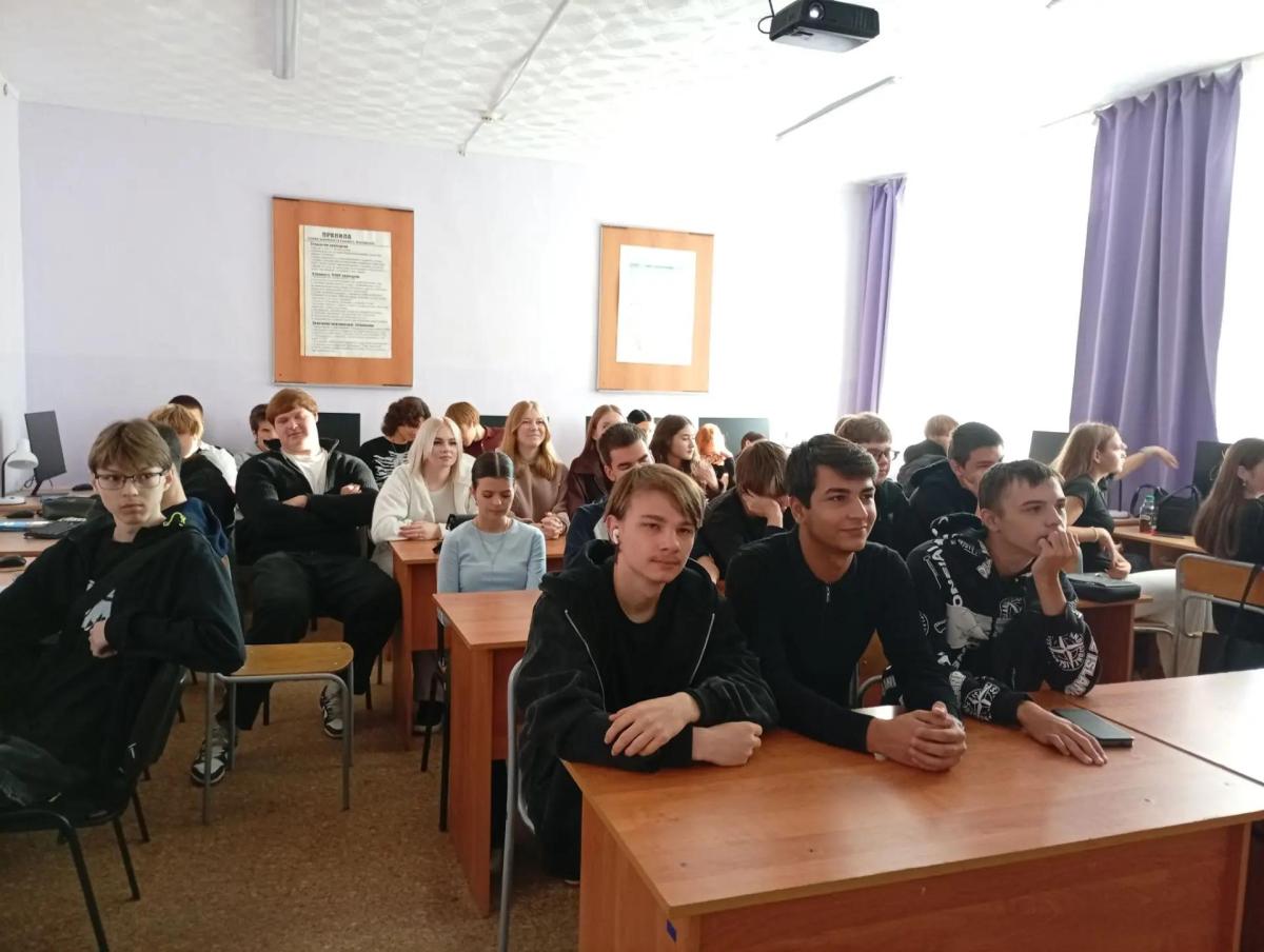 От кибербуллинга до цифрового следа: студенты групп ИС-18201 и ТЭИС-18101 обсудили правила безопасности в интернете Фото 1 От кибербуллинга до цифрового следа: студенты групп ИС-18201 и ТЭИС-18101 обсудили правила безопасности в интернете Фото 1