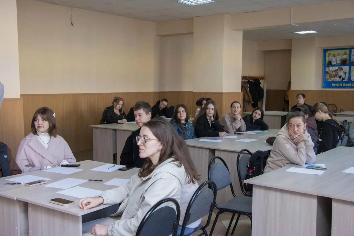Практико-ориентированный подход: студенты Института биотехнологии обсудили карьерные перспективы с  представителями холдинга «Новрузов Групп» Фото 3
