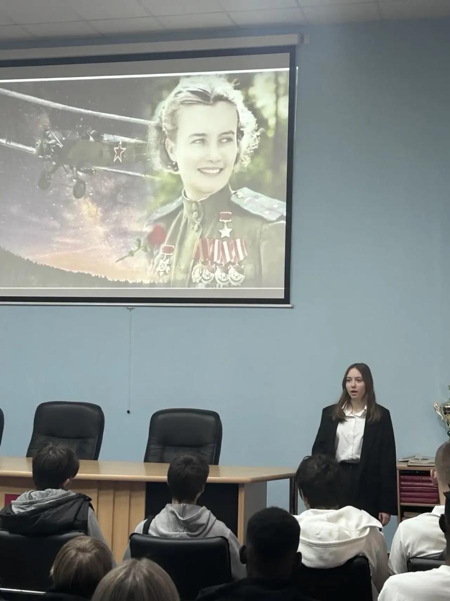 Тематический вечер «Мужество и нежность. Подвиг женских авиаполков в годы Великой Отечественной войны» Фото 4 Тематический вечер «Мужество и нежность. Подвиг женских авиаполков в годы Великой Отечественной войны» Фото 4