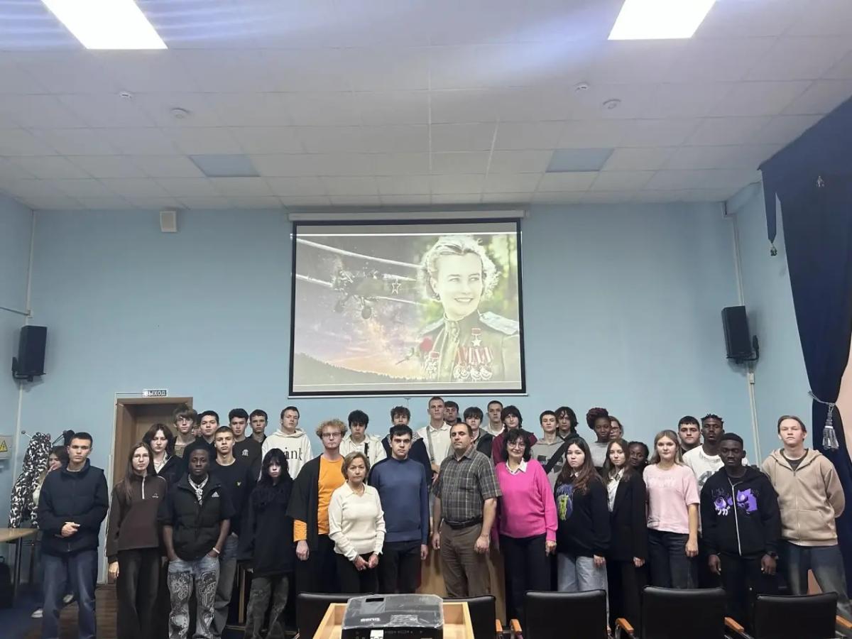 Тематический вечер «Мужество и нежность. Подвиг женских авиаполков в годы Великой Отечественной войны» Фото 5 Тематический вечер «Мужество и нежность. Подвиг женских авиаполков в годы Великой Отечественной войны» Фото 5