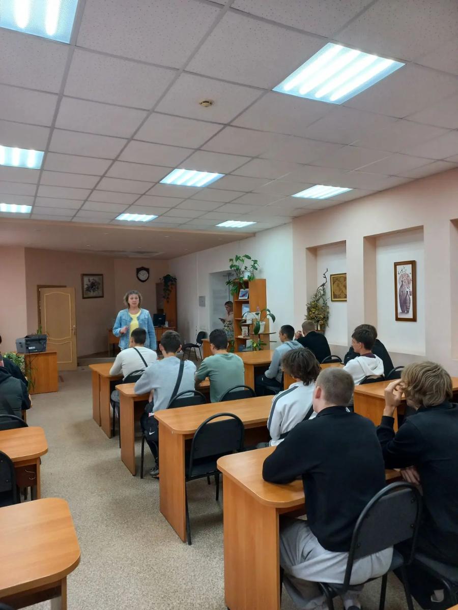 Экскурсия для первокурсников: знакомство с библиотекой и регистрация в ЭБС. Фото 2 Экскурсия для первокурсников: знакомство с библиотекой и регистрация в ЭБС. Фото 2