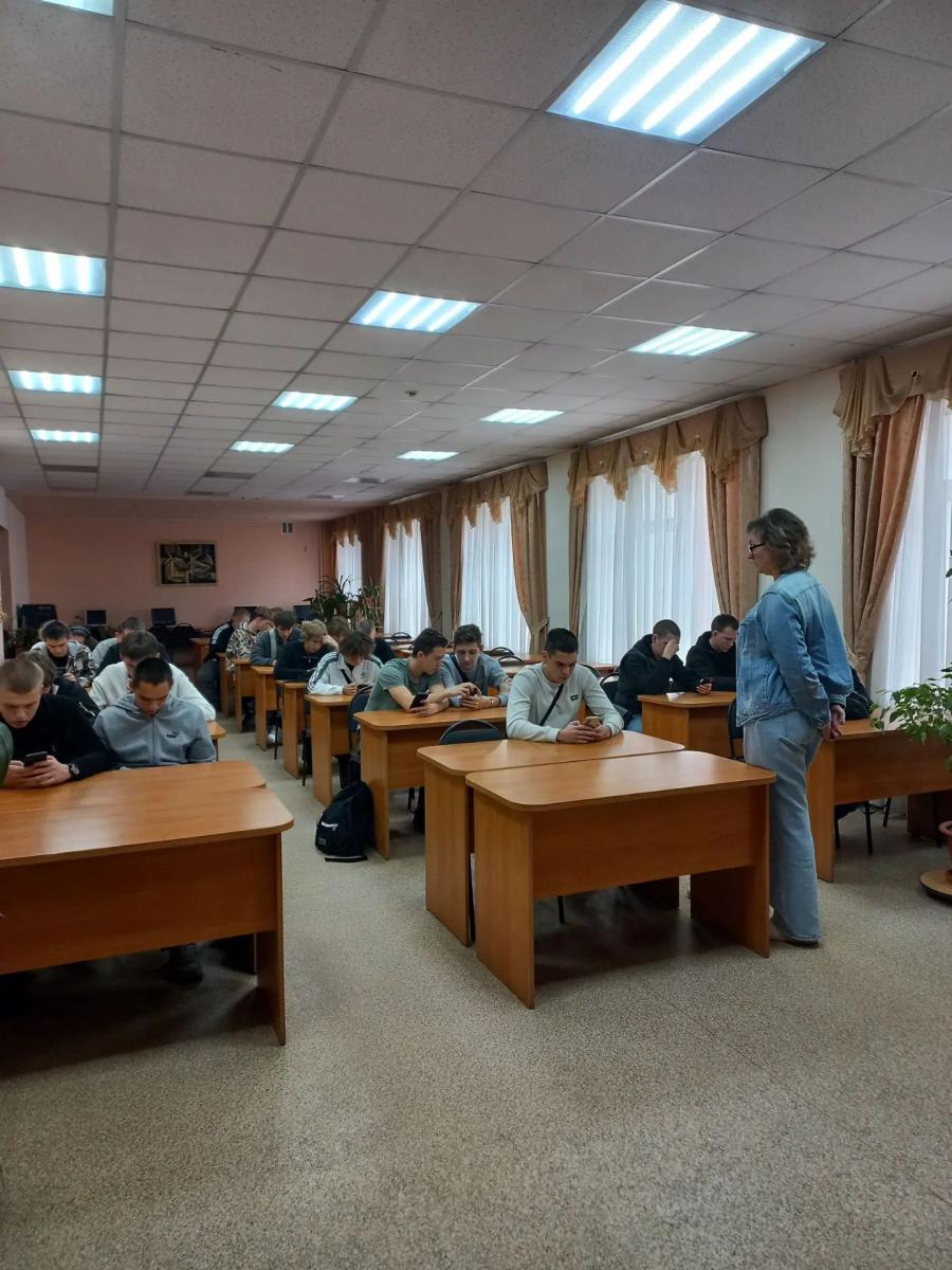 Экскурсия для первокурсников: знакомство с библиотекой и регистрация в ЭБС. Фото 3 Экскурсия для первокурсников: знакомство с библиотекой и регистрация в ЭБС. Фото 3
