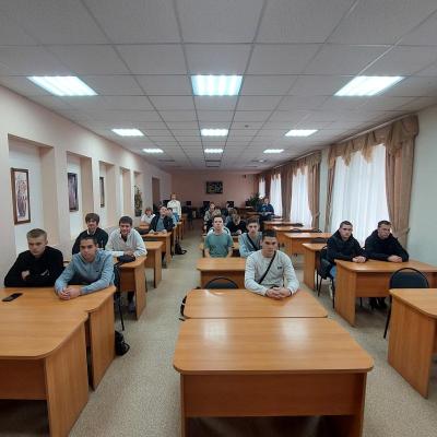 Экскурсия для первокурсников: знакомство с библиотекой и регистрация в ЭБС.