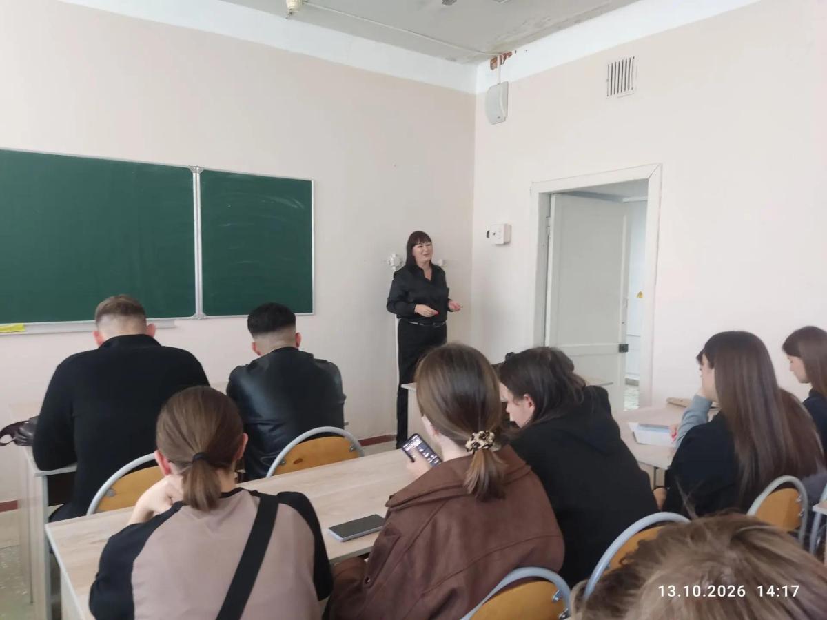 Финансовая грамотность в действии: сотрудник Альфа-Банка встретилась со студентами