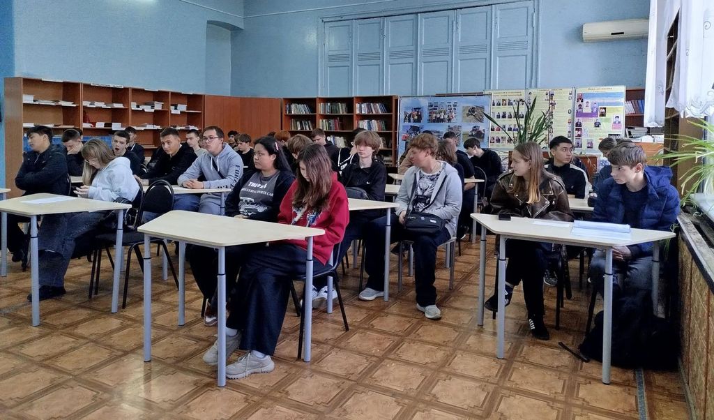 Урок мужества "Держава армией крепка" Фото 1 Урок мужества "Держава армией крепка" Фото 1