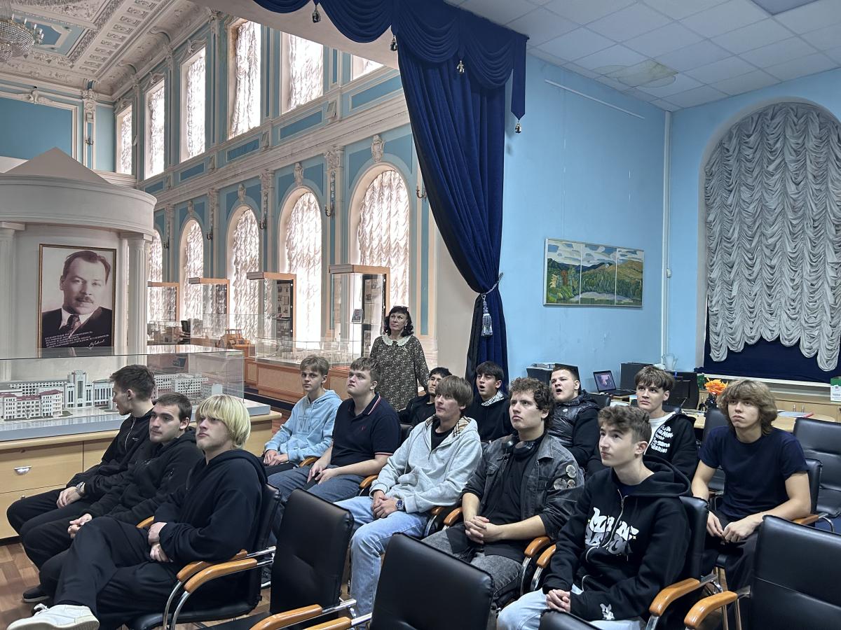 «Знать, чтобы не оступиться»: для студентов колледжа прошел кинопоказ о рисках наркозависимости Фото 1 «Знать, чтобы не оступиться»: для студентов колледжа прошел кинопоказ о рисках наркозависимости Фото 1