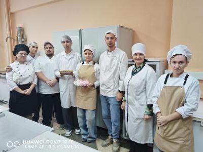 От фруктового пюре до готовых сладостей: будущие технологи освоили приготовление зефира и мармелада