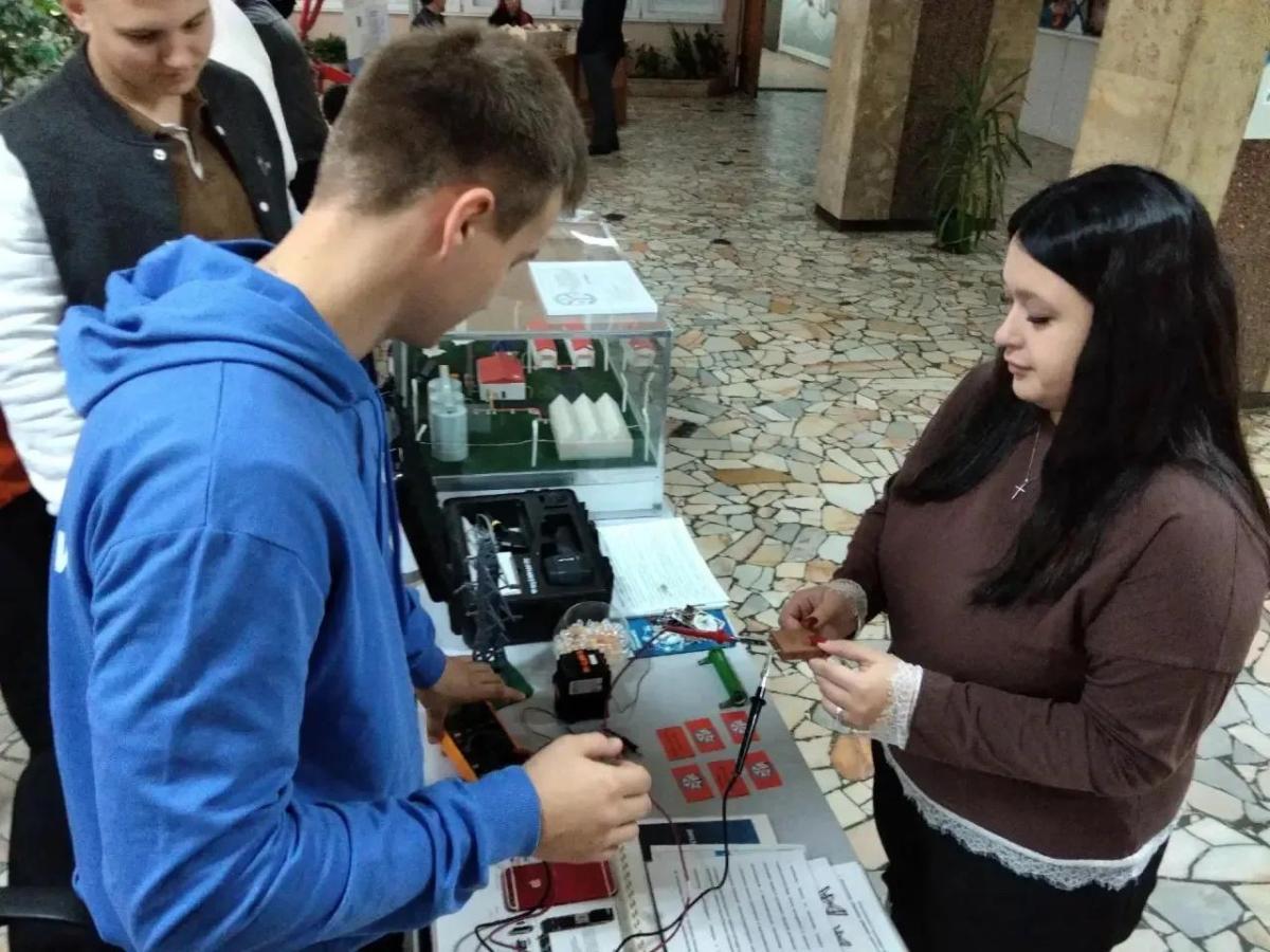 Кафедра «Электрооборудование, энергоснабжение и роботизация» приняла участие в Дне открытых дверей Фото 10 Кафедра «Электрооборудование, энергоснабжение и роботизация» приняла участие в Дне открытых дверей Фото 10