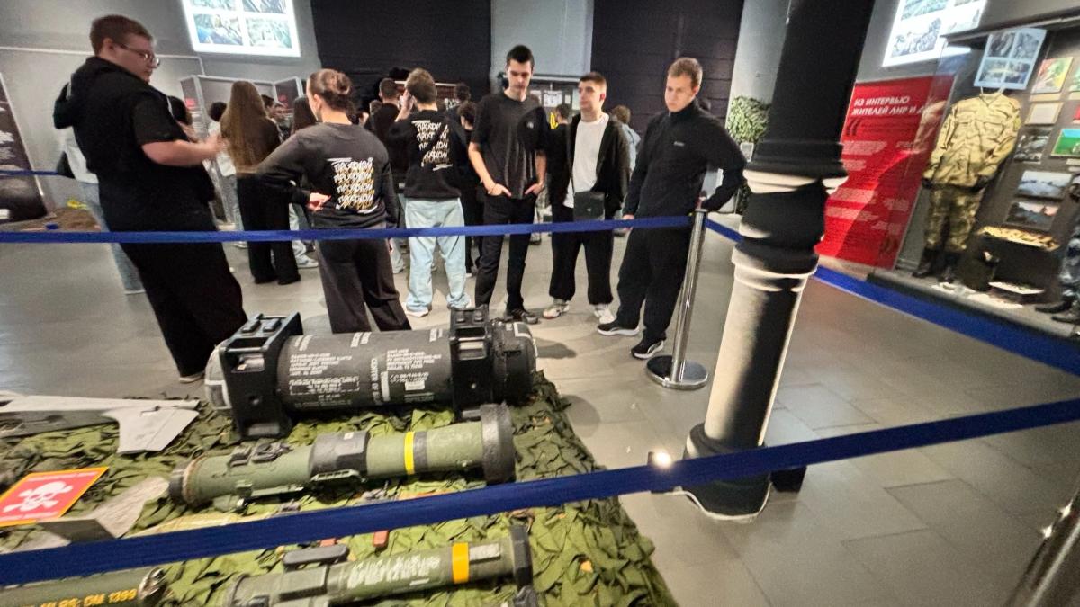 Студенты Вавиловского университета посетили Музей истории специальной военной операции Фото 2 Студенты Вавиловского университета посетили Музей истории специальной военной операции Фото 2