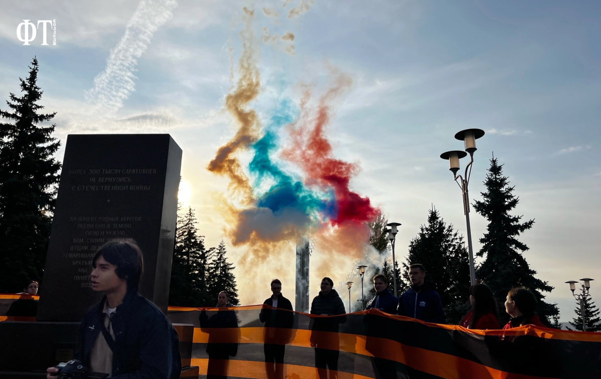 Память, застывшая в граните: в Саратове День белых журавлей объединил сердца в скорби и благодарности Фото 2 Память, застывшая в граните: в Саратове День белых журавлей объединил сердца в скорби и благодарности Фото 2