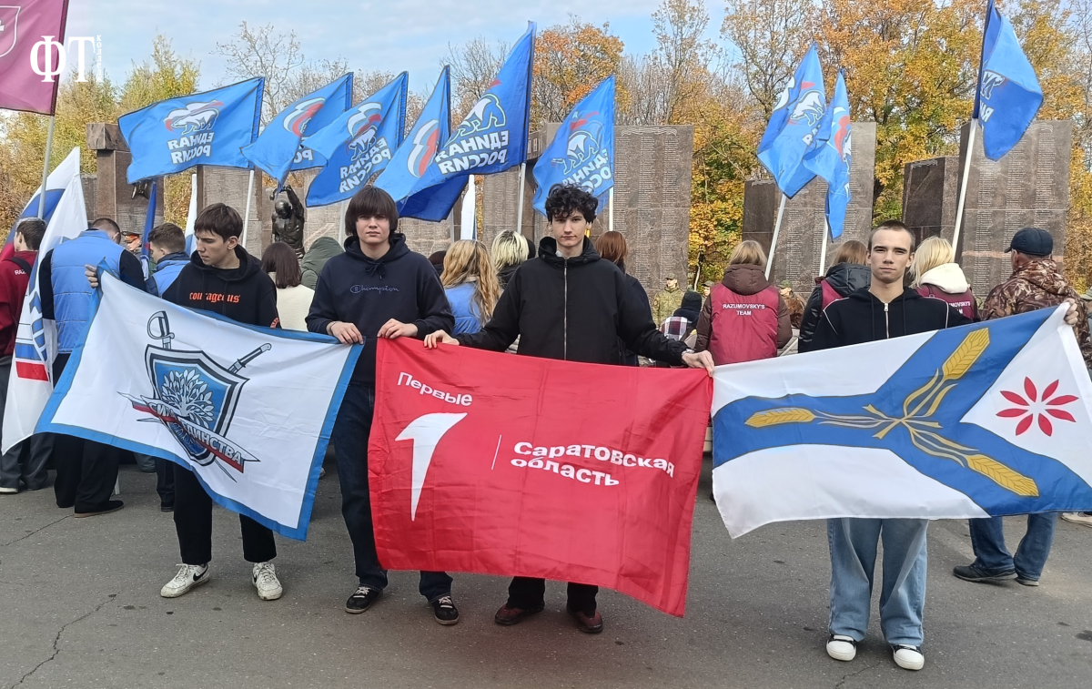 Память, застывшая в граните: в Саратове День белых журавлей объединил сердца в скорби и благодарности Фото 6 Память, застывшая в граните: в Саратове День белых журавлей объединил сердца в скорби и благодарности Фото 6