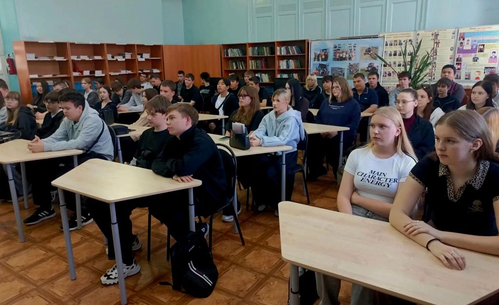 Профилактическая встреча для первокурсников Пугачёвского филиала Фото 3