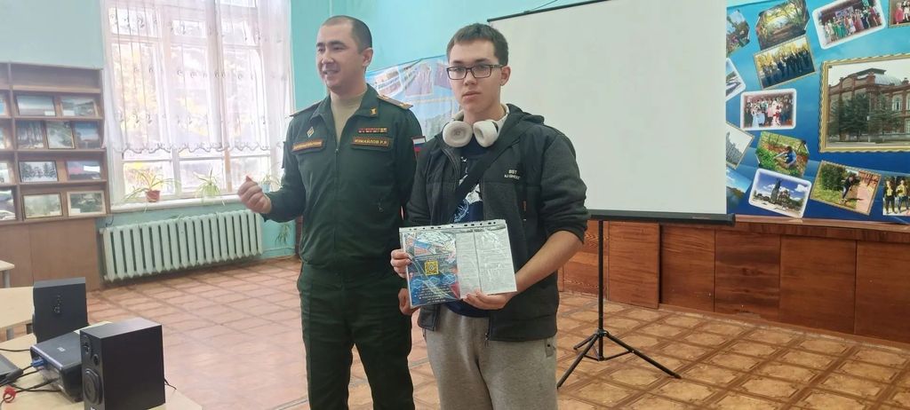 Встреча обучающихся с представителями Вольского военного института материального обеспечения Фото 2
