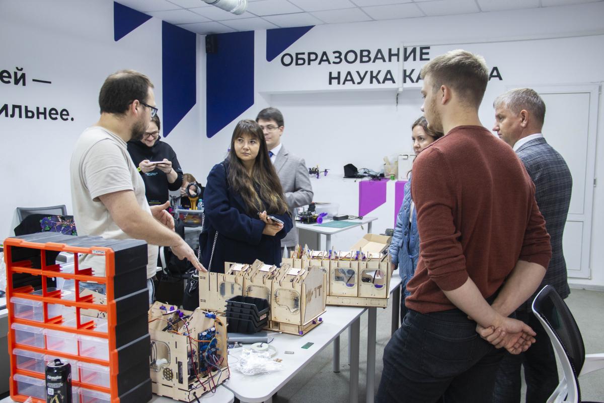 Вавиловский университет посетили представители ГК «РОСТАГРО» Фото 8 Вавиловский университет посетили представители ГК «РОСТАГРО» Фото 8