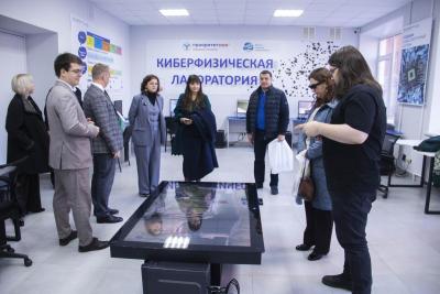 Вавиловский университет посетили представители ГК «РОСТАГРО»
