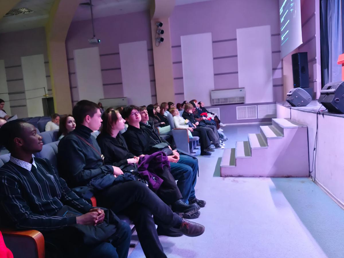 Безопасность в цифровом мире: кураторы Института биотехнологии провели встречу с первокурсниками Фото 3 Безопасность в цифровом мире: кураторы Института биотехнологии провели встречу с первокурсниками Фото 3