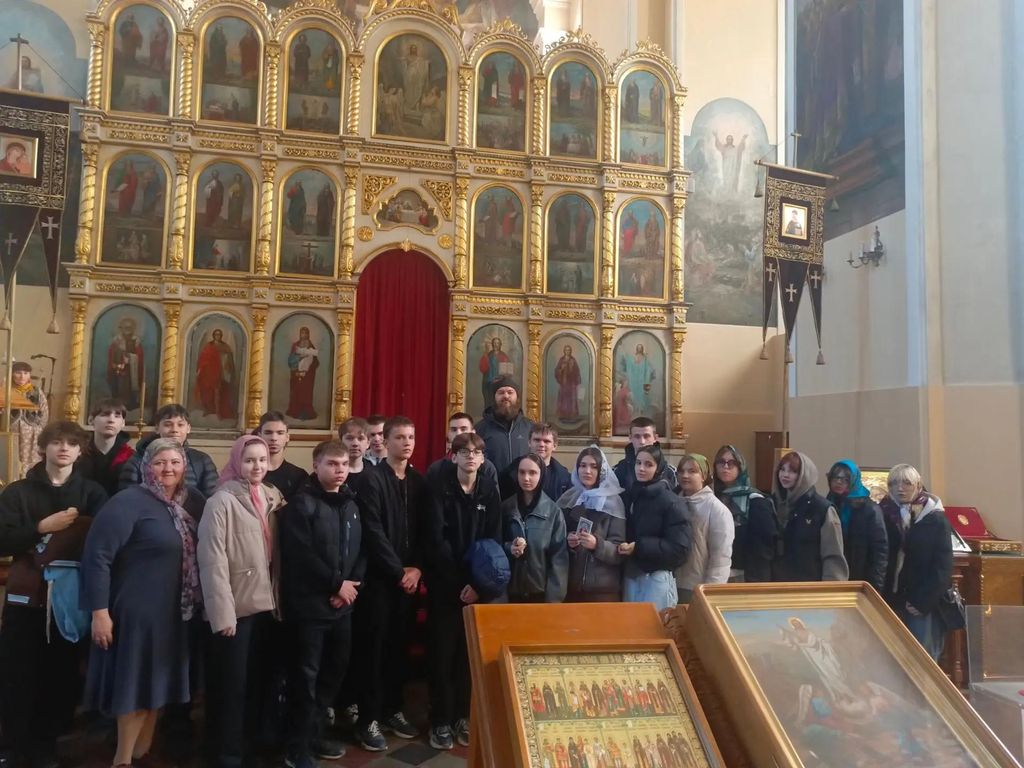 Экскурсия в Свято-Воскресенский кафедральный собор города Пугачёва Фото 1 Экскурсия в Свято-Воскресенский кафедральный собор города Пугачёва Фото 1