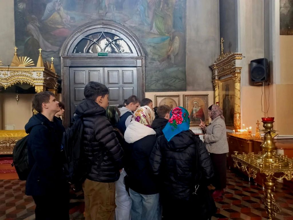 Экскурсия в Свято-Воскресенский кафедральный собор города Пугачёва Фото 3 Экскурсия в Свято-Воскресенский кафедральный собор города Пугачёва Фото 3