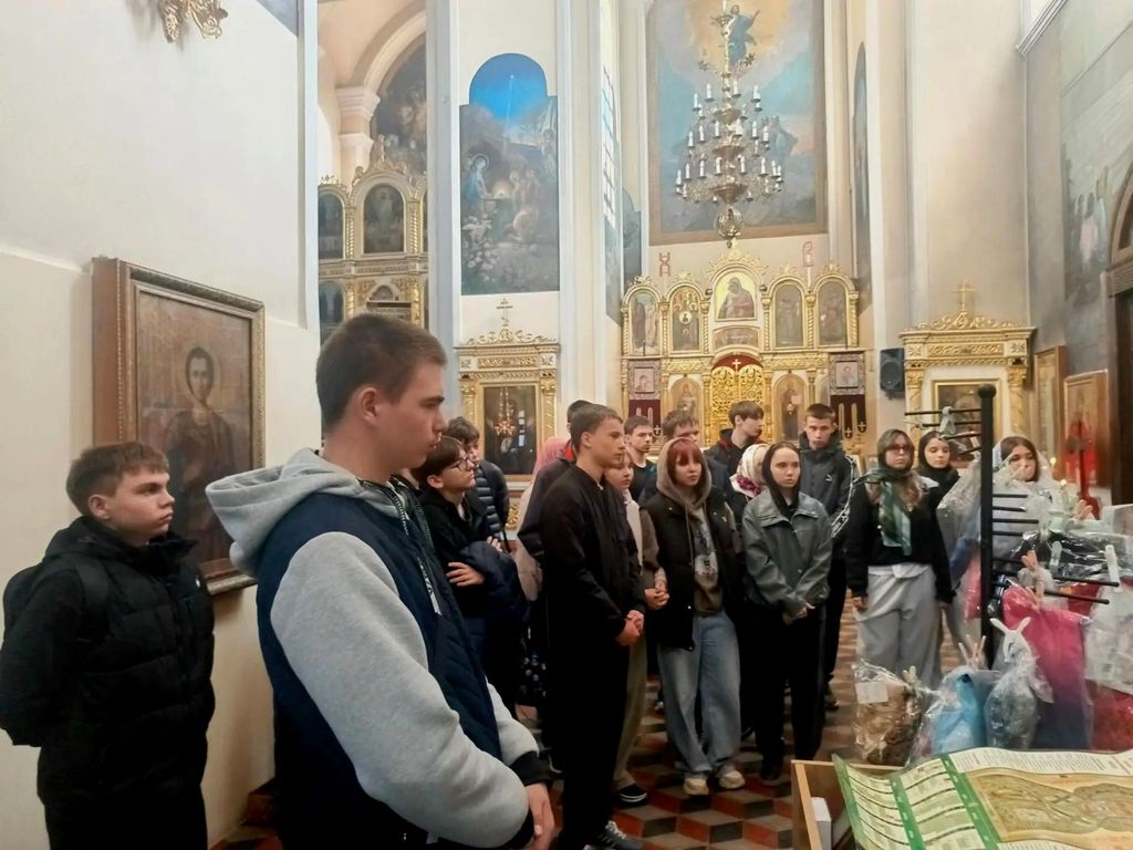 Экскурсия в Свято-Воскресенский кафедральный собор города Пугачёва Фото 6 Экскурсия в Свято-Воскресенский кафедральный собор города Пугачёва Фото 6