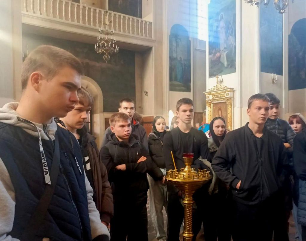 Экскурсия в Свято-Воскресенский кафедральный собор города Пугачёва Фото 7 Экскурсия в Свято-Воскресенский кафедральный собор города Пугачёва Фото 7