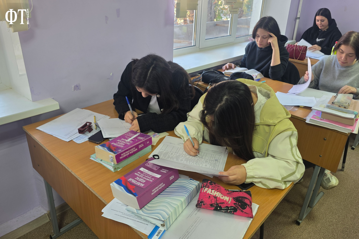 Будущие специалисты по налогообложению освоили методику формирования регистров НДС на практическом занятии Фото 4