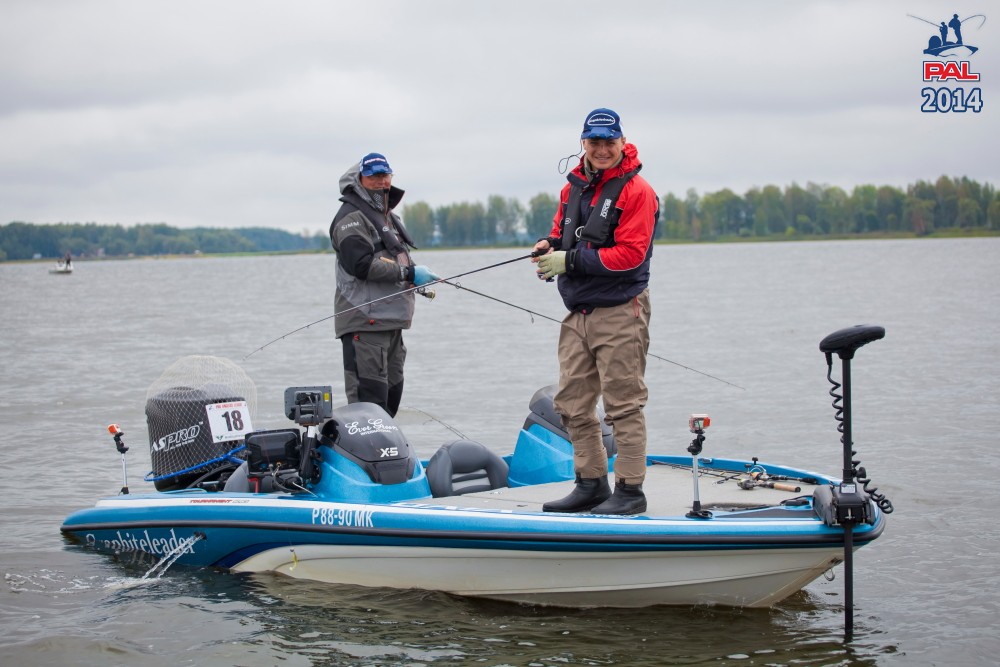 Рыбацкие соревнования. Pal Pro Anglers. Рыбалка Pal команда Simms. Пал рыболовный