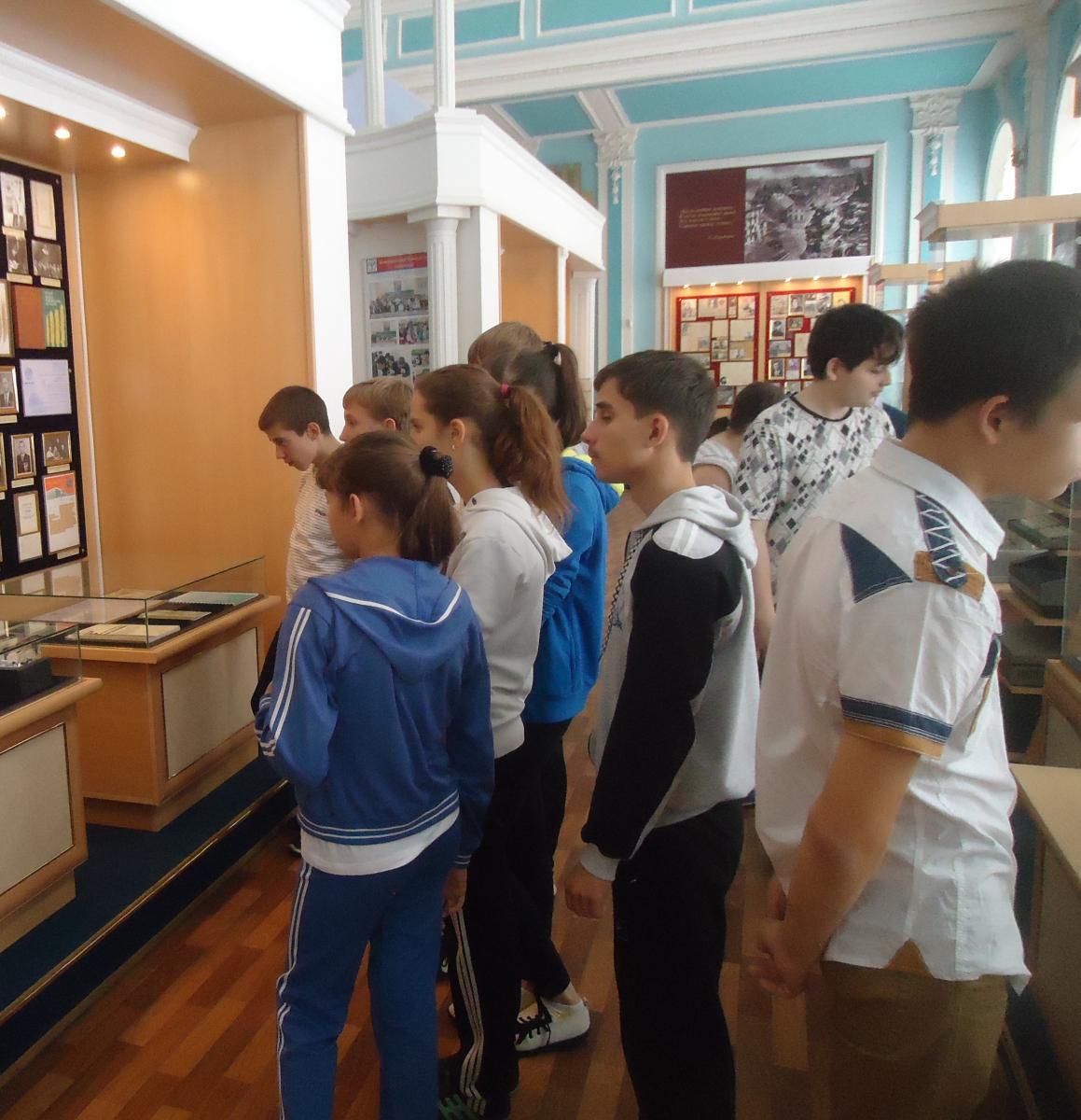 Саратовские школьники – гости музея Фото 1