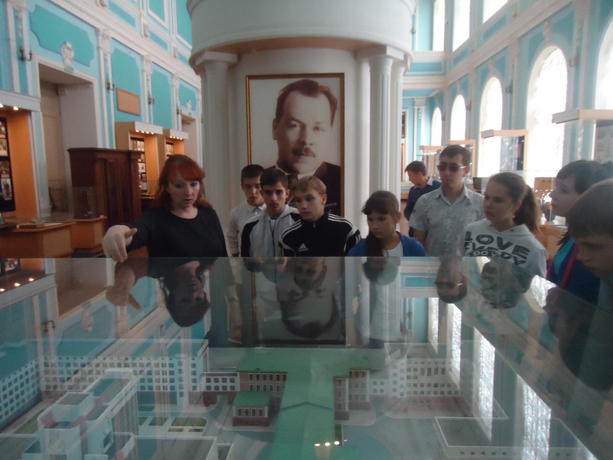 Саратовские школьники – гости музея Фото 3