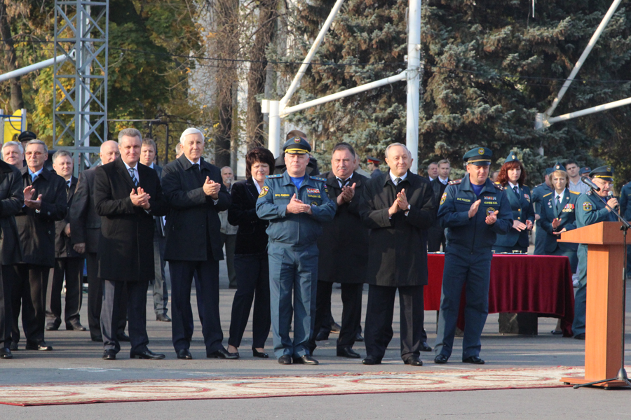 Студенты ФПиЛХ приняли участие в торжественном мероприятии на Театральной площади Фото 1